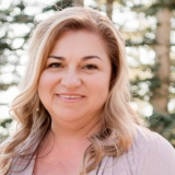 A headshot of Valerie Castillo.